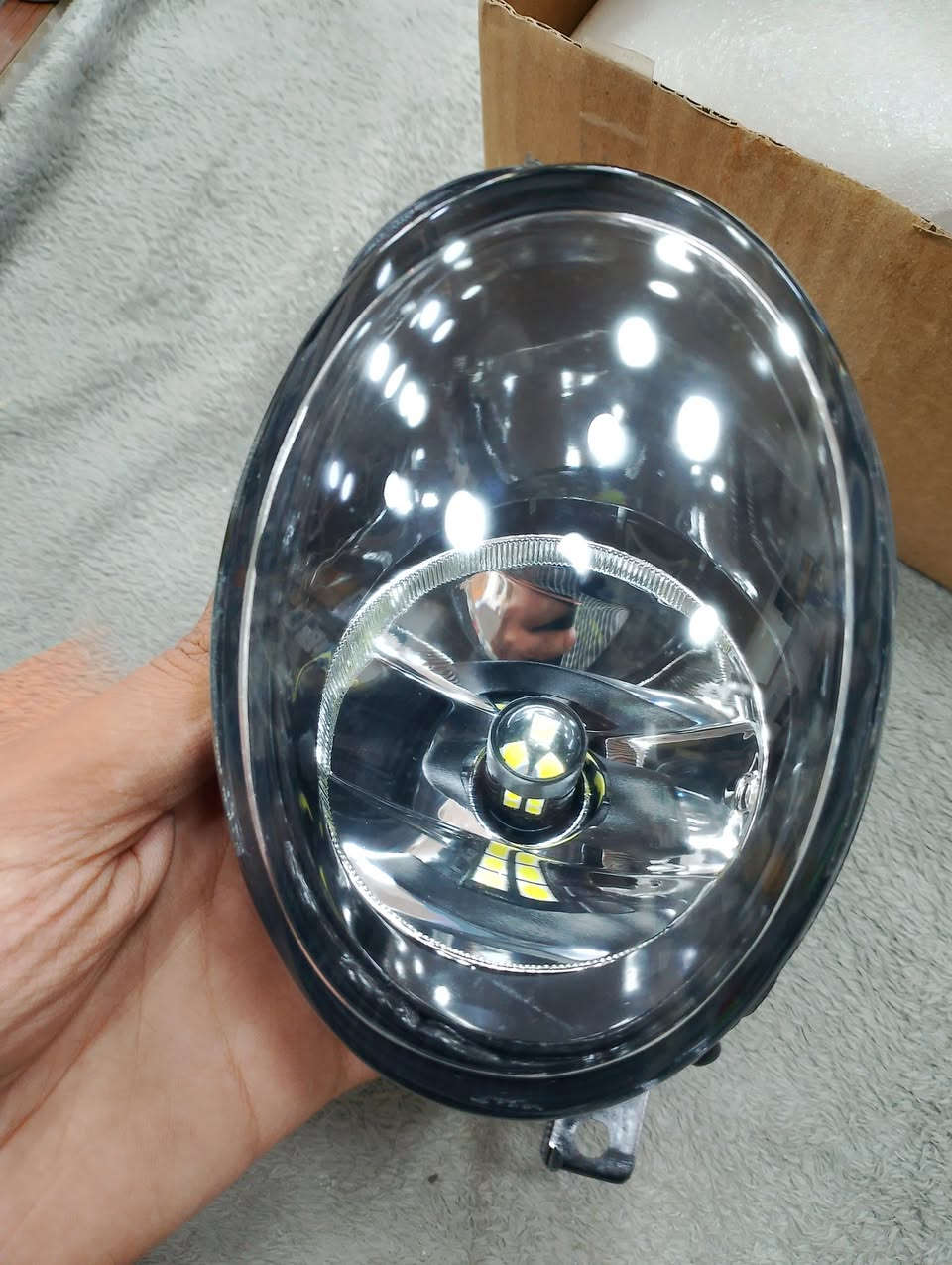 زوج لايتات 
كامل الملحقات 
بسعر 20 الف 
يوجد توصيل لجميع المحافظات 🛵 
***********
