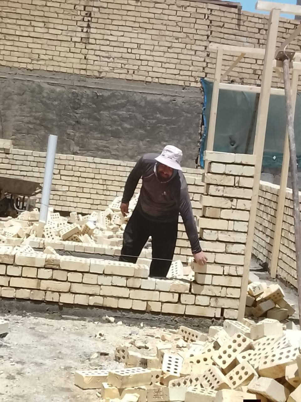 كادر بناء متفرغ للعمل بأنسب الاسعار ***********
