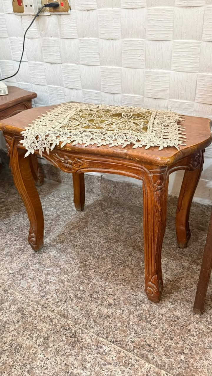 طبلات زان اربع قطع صغيرة واحدة كبيرة وسطية السعر ١٢٥ الف الاتصال على الرقم ***********
