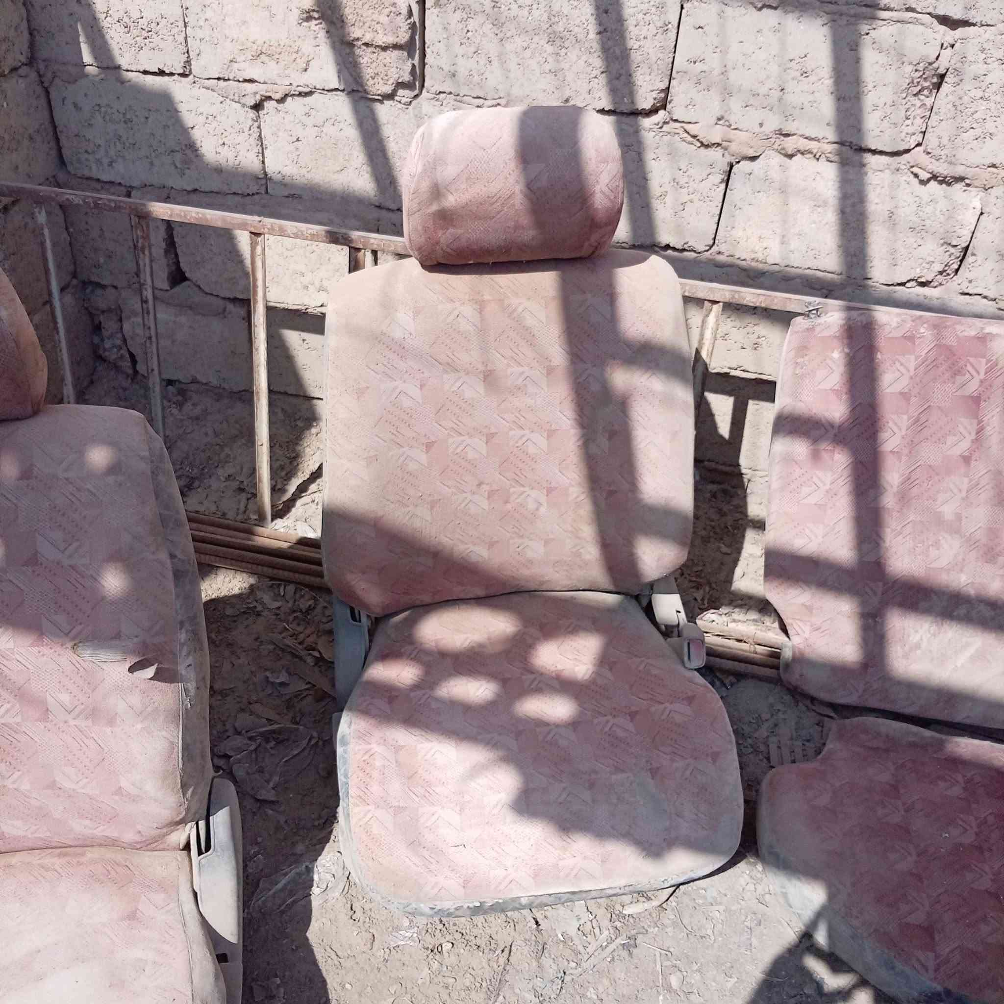 غراض كورلا للبيع1991
مع ديلكو عدد 2

بنيد  لون ابيض

***********
*********** الانبار الفلوجه
