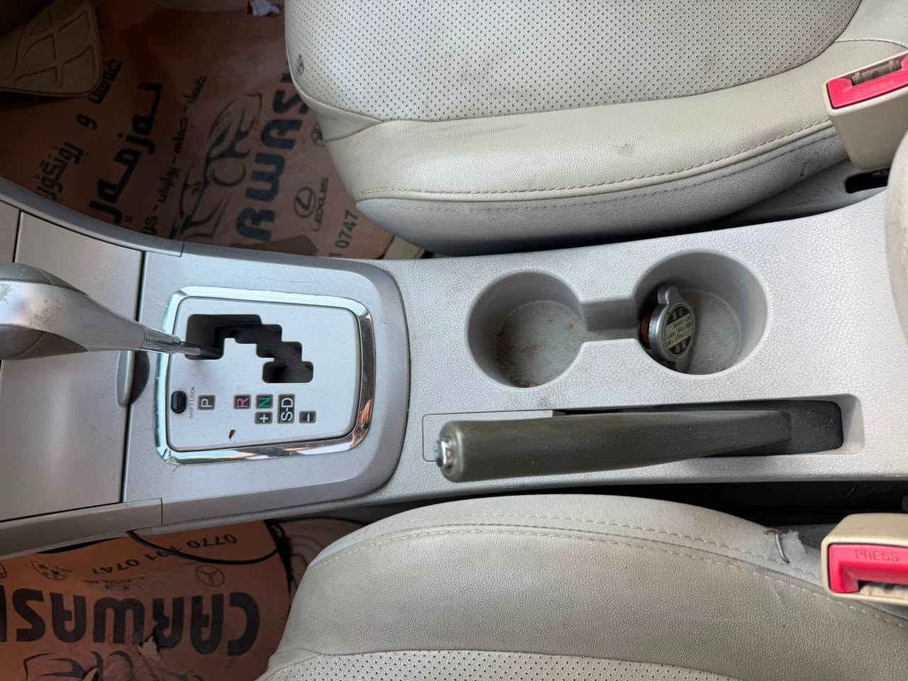 BYD 2014
ئۆتۆماتیک .. بەسمە.
شاشە ئایپات.
ڕەنگی ... سلڤەر
چوار جام کارەبا و ئاوێنە کارەبا
سەنەوی تازەیەو بەناوی خۆمانەوەیە
گێڕو مەکینە بەشەرت 
بێ تەقەو ڕەقەیە. 
تەبرید سارد و گەرم بەشەرت
زانیاری زیاتر پەیوەندی بکە .

نرخیشی .. 65 گەڵاو مەعمەلە .

*********** السليمانية, العراق
