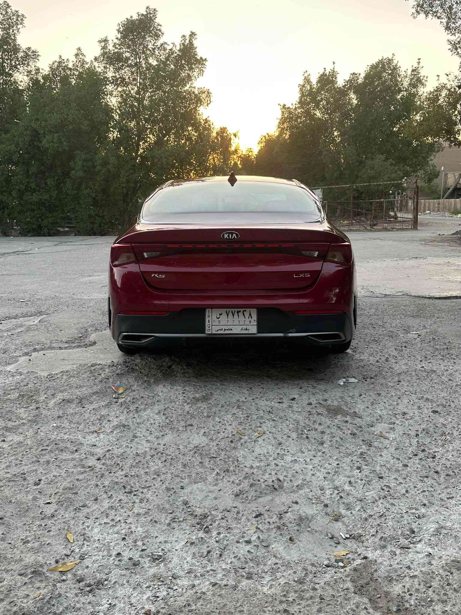 السلام عليكم k5 مديل 21 معوقين  بعد سنه وتفك تحويل كبل بسمك ولمعوق بنيه كلشي مابيها 
السياره كير مكينه تبريد كفاله تخم تاير غرفه جديده سياره كلش ناعمه ونضيفه بيها 4 قطع صبغ بدون تبديل رش مكان السياره يرموك او سيديه 
***********اتصال او وتساب (118)وبيها مجال بصيط
