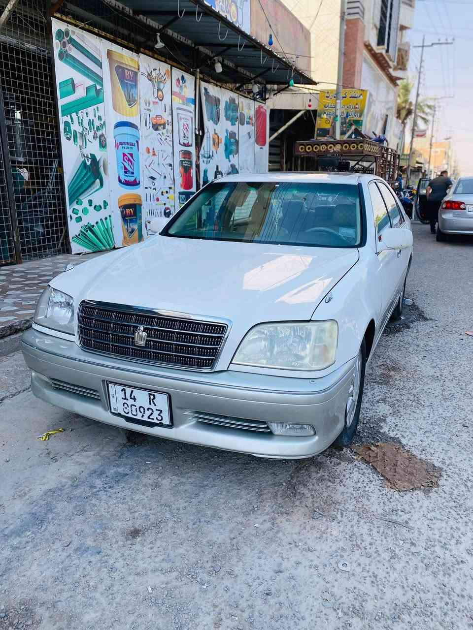 ملكة 2000 للبيع او مراوس حسب القناعه
السياره خير من الله محرك جديد...
التبريد ثلج عبالك سبلت كنتوري 5 طن مواصفات كلش حلوه 
اصولية وبأسمي تحويل ثاني يوم  ...
مكفوله من الكص.. السنوية الى 31
السعر. 100 $وبيها مجال 
***********
