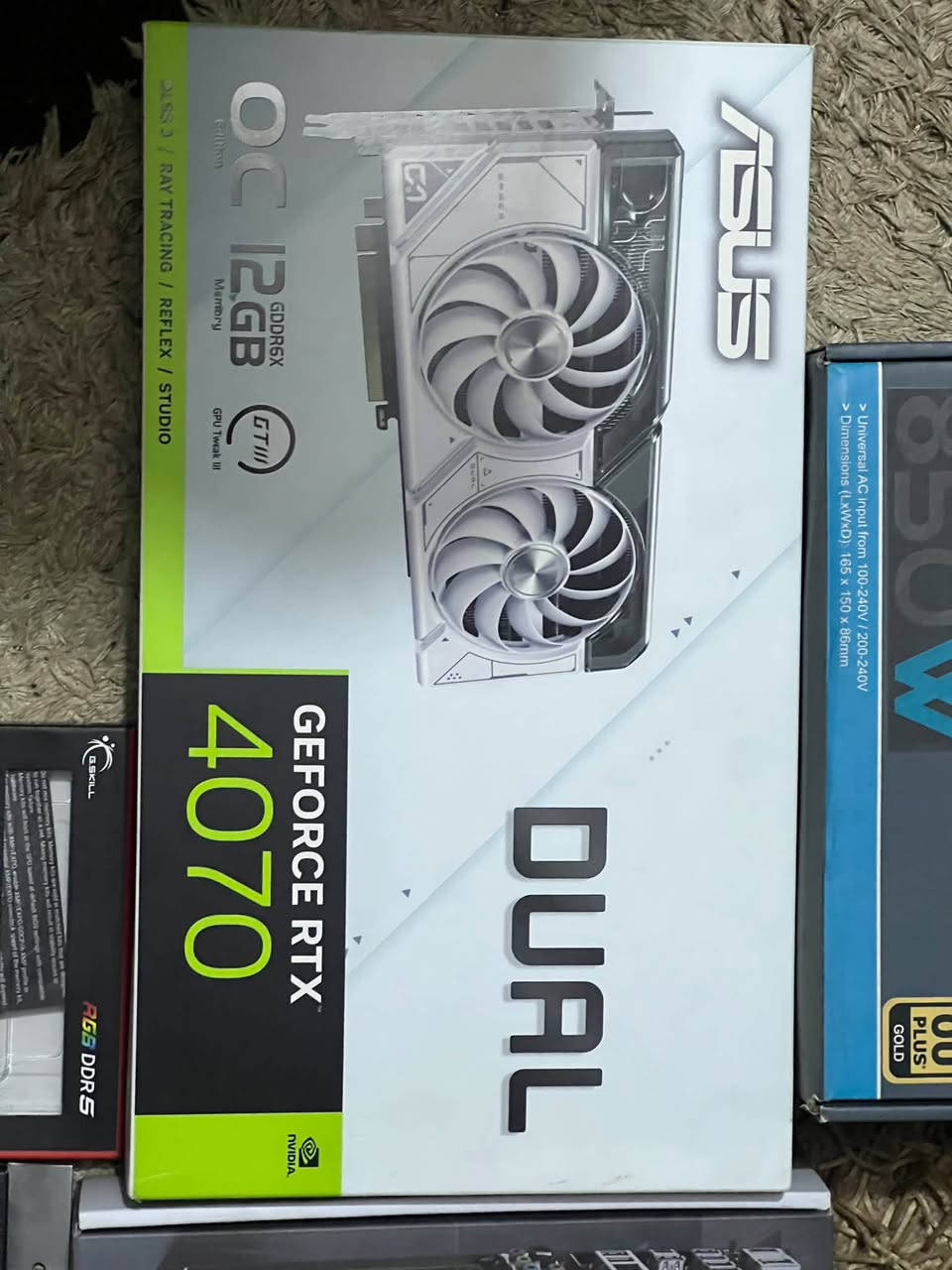 Ryzen 5 7600 :المعالج
كرت الشاشة: RTX 4070 12GB ASUS Dual (أبيض)
ASUS PRIME B650-PLUS :المذربورد
32GB DDR5 6000MHZ T-Force :الرامات
2TB M.2 SSD :التخزين
DeepCool AG500 ARGB :التبريد
PLUS GOLD 850 W :الباور
الكيس: 7) Xigmatek Aquarius Plus White مراوح)
الشاشة: MSI 2K / 300HZ ( بيهة ضربة بسبب الكهرباء متاثر على اللعب نهائياً )

🖥️💻استخدام سنة واحدة فقط
☎️📞للتواصل ***********
💵💸السعر مليونين و600 وبيها مجال للشراي
