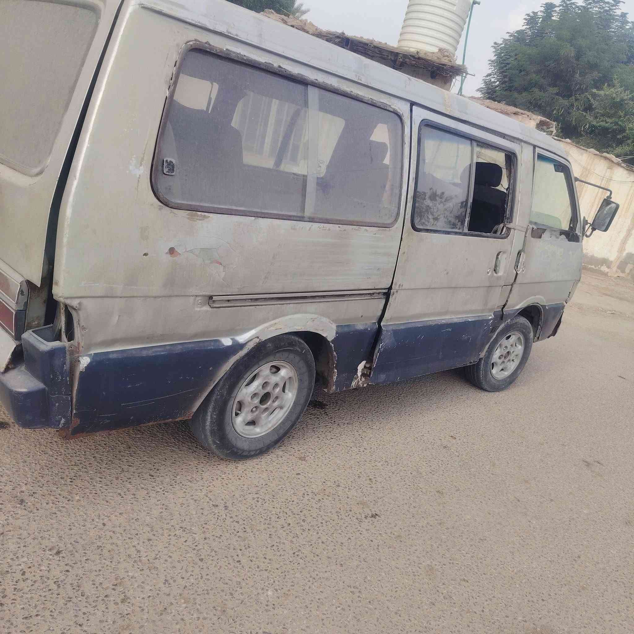 كيا بستا • موديل ٩٣ • رقم بغداد
