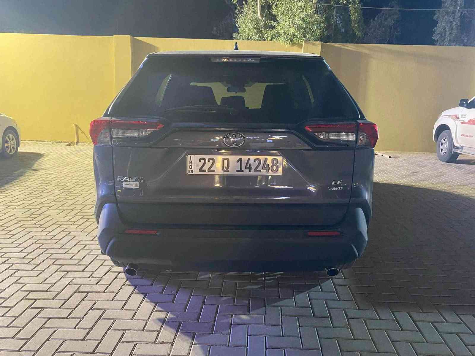 Rav4-2022
پيش و پشت كه پس ايرباك شان سيستم
٢ پارچه سبغ و ١ پارچه بيلاد گورايه كمه ك ناو ده ركه ي هه يه 
بي مسروف تايه و ويليكي جواني له سه ره
سعري ٢ ده فته رو مجاليكي برايانه
*********** أربيل, العراق
