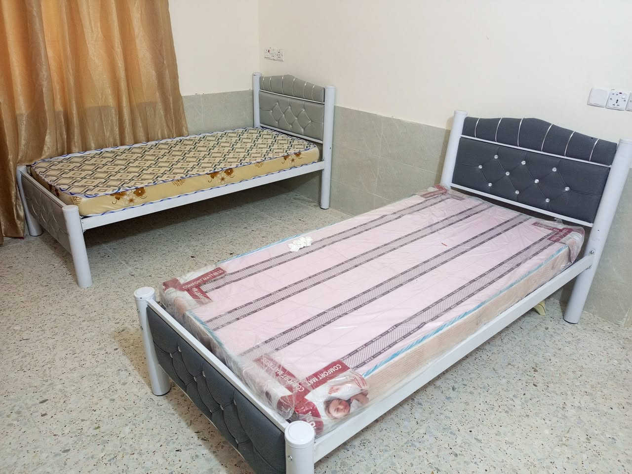 اغراض للبيع جديدات كلش العنوان حي الجهاد ***********

