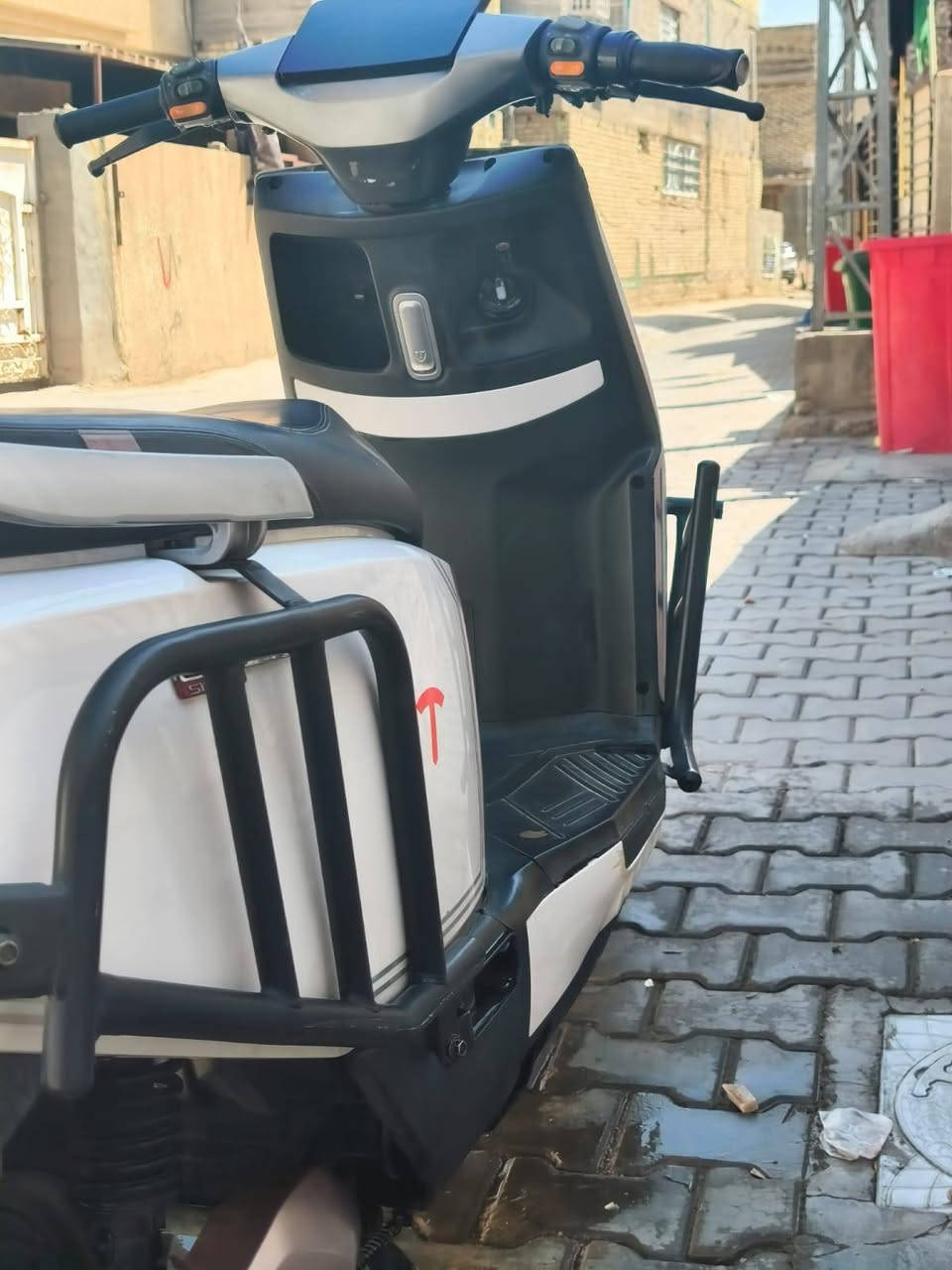 دراجه شحن ريان الوحش جديدة
وبيهة نواقص بصيطة 
6بطاريت عاديات  
الدراجه نضيفه  
سعرهه 700 ومستعجل عله البيعه وبيهه مجال  وما اقصر الي يدخل للستفسار ***********
