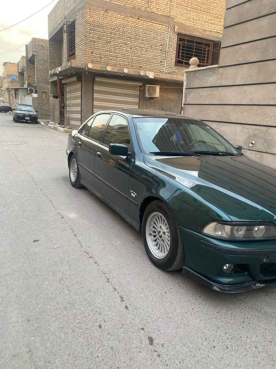 سلام عليكم

BMW-E39-1996-525i
1-سلايت جام طكتين
2-اربع جامات اوتو
3-كشنات M جلد مال2000 خمس وضعيات 
4-صاج اسود M
5-ابواب كارتير 
6-سقف 2000
7-ستيرن تحكم كهرباء 
8-مرايات كهرباء
9-كير تبترونك
11-دعاميات امامي خلفي M 
12-ترايش لايتات M 
13-عليها شفه امامي M  
14شادله منضومه غاز جديد 
15 منضومه مال زنون 
طخم تايرات جدد
صبغ عام 
هزه وفحص جديد السياره
تبريد كير مكينه خير من الله 
تخم تاير جديد 
صدر كله جديد
سياره جديده وجاهزه من كلشي 
السعر 80 وبيه مجال 
بغداد بلديات
***********
