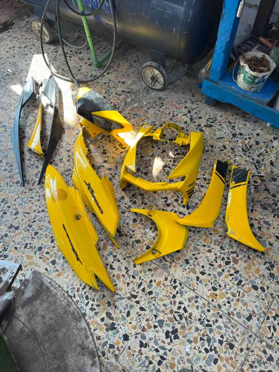 للبيع كفر مال شمعه
او مراوس بتزويد مال سنكز 
نقصه جاملغ امامي والبجم فقط يتصلح كسره حلو مجرد سيم وتمعجن وتصبغ على كده ميكلفك ٣٠ الف 

***********
