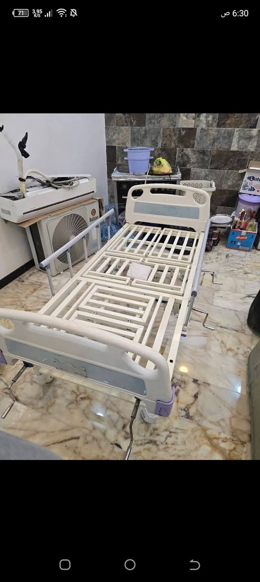 سرير طبي خمس حركات سعره 250 مكانه بغداد رقم واتساب فقط ***********

