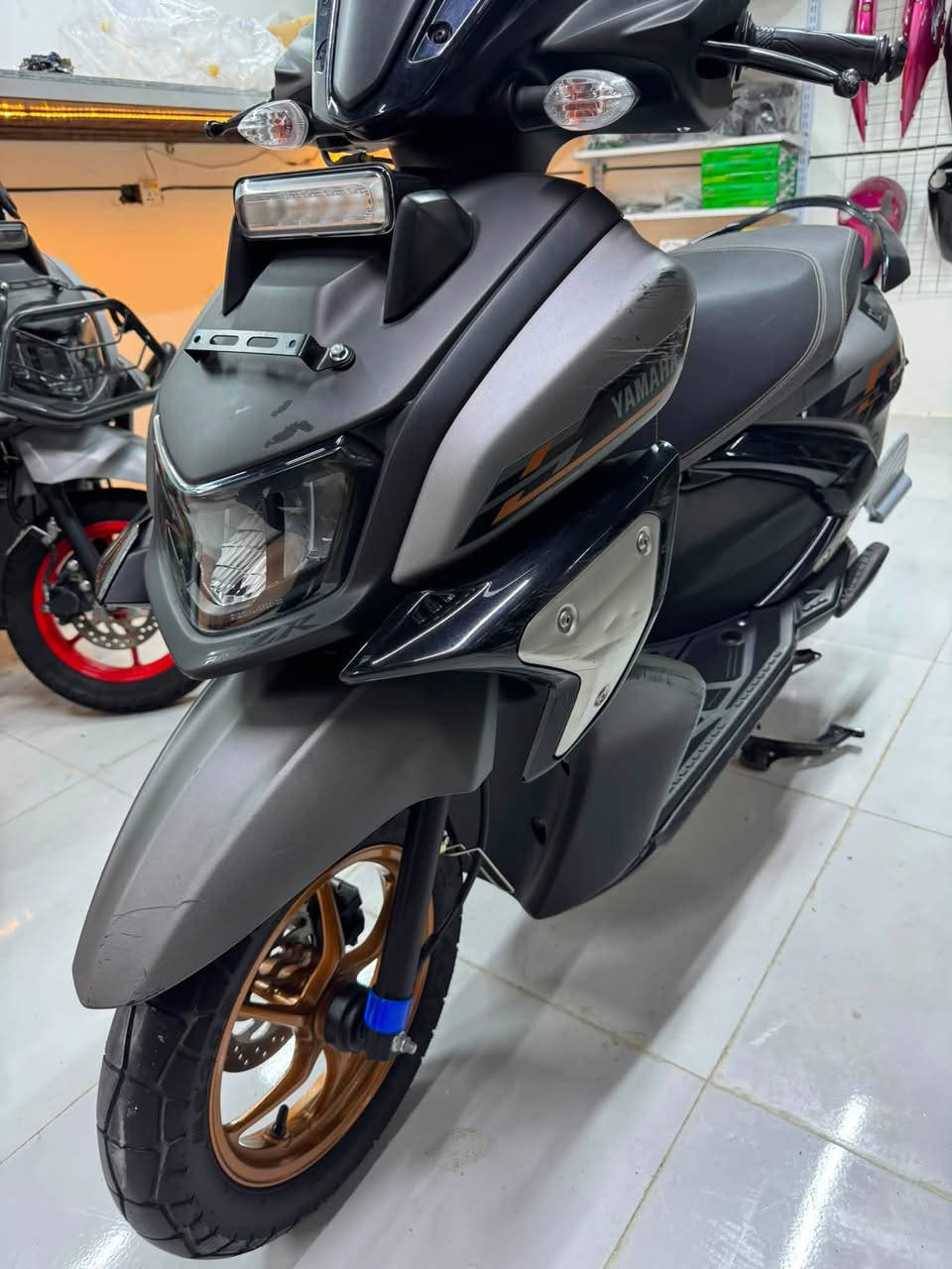 ســلام عليڪم🪻
⭕️YAMAHA ZR  2026(محرك مكفول  🇯🇵

‎

‏‎للاستفسار ***********☎️  .شارع مركز الشرجي

 ‏‎متوفر 🟢 بيع 🔴 شراء 🟣 مراوس🚦اقصاد⭐️
