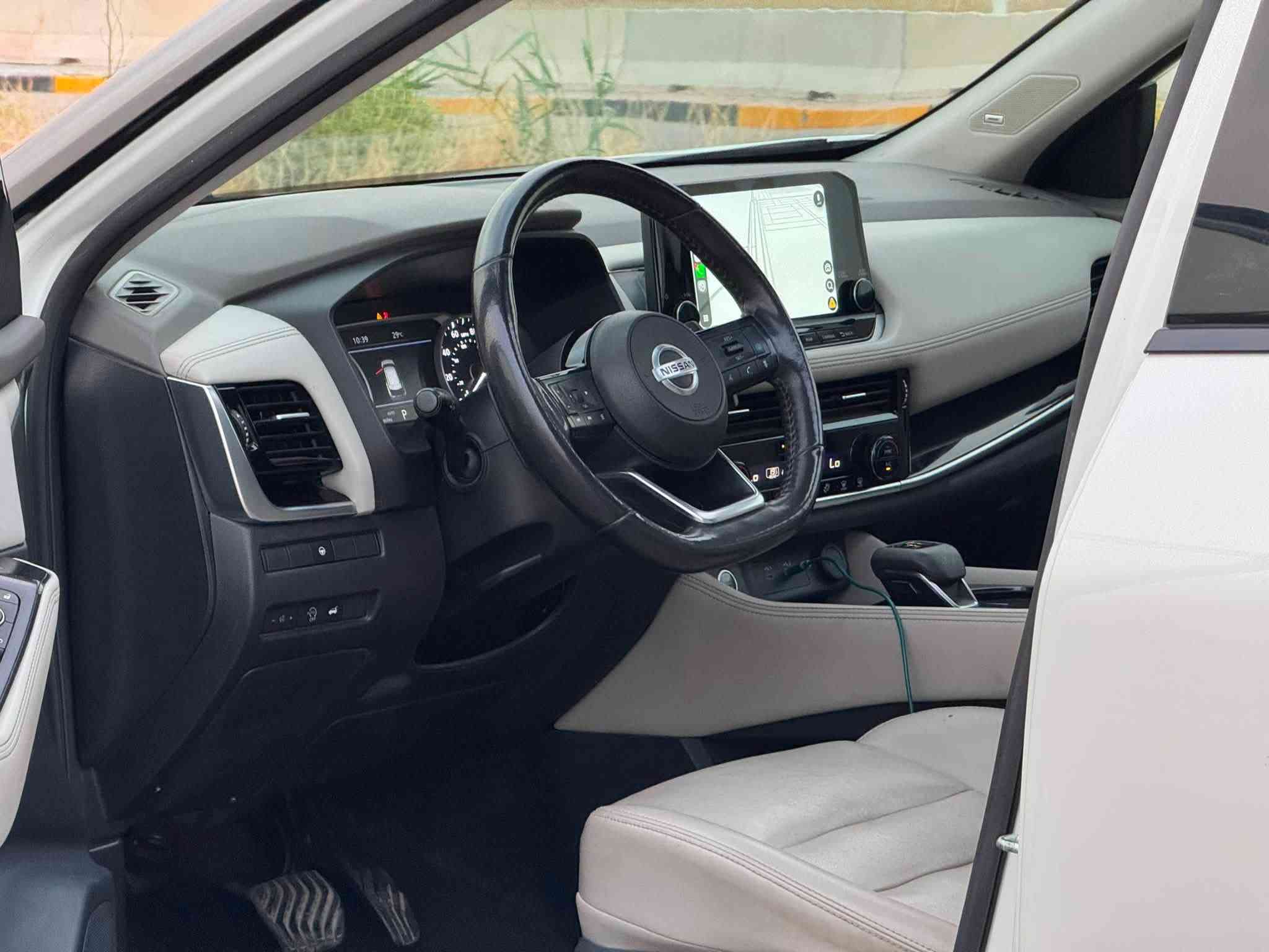 نيسان روج البيع او مراوس  موصفات SL 1/1
السعر نار 170 بيها مجال حادث ربع جاملغ صبغ ***********

