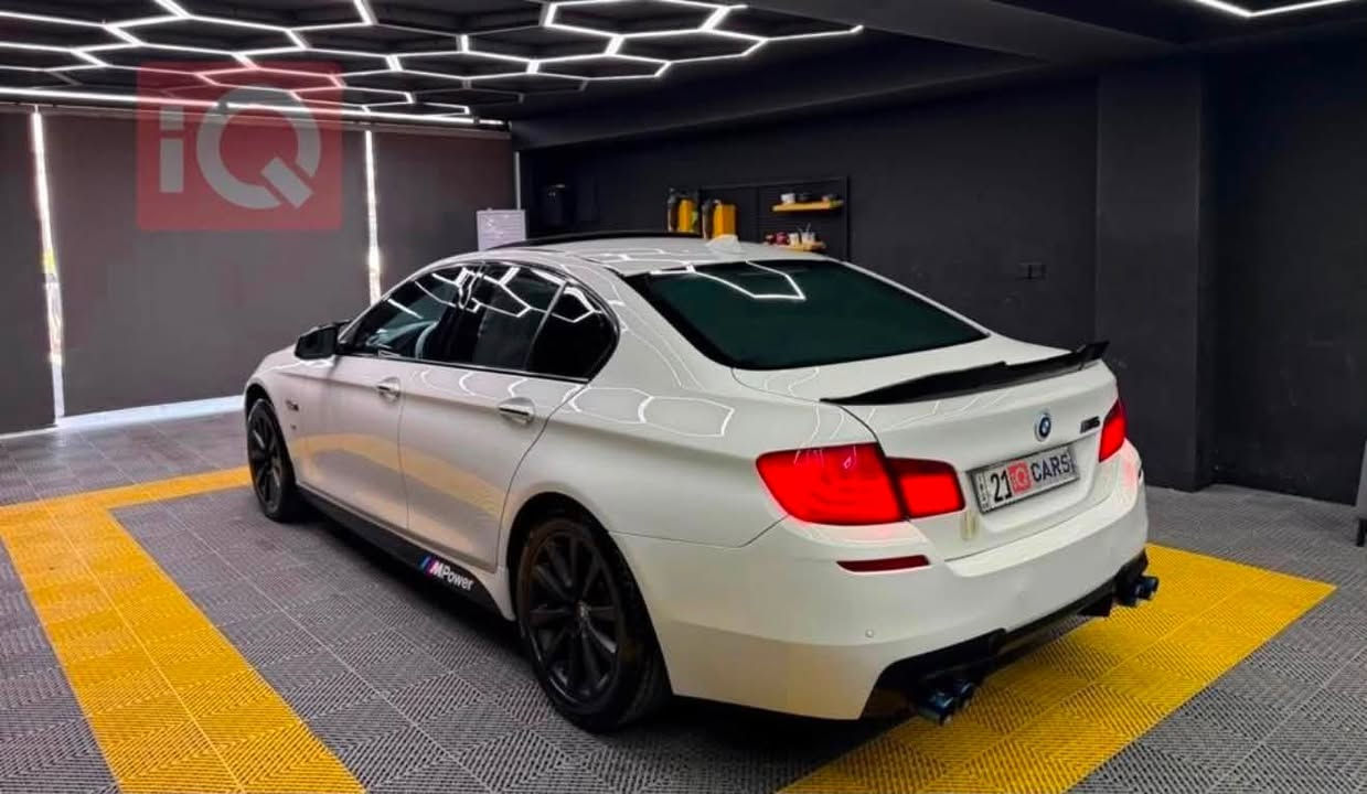 BMW F10 530i

للبيع 
بنيد وخشم جاملغ صبغ فقط 
الرقم سليمانيه

كامره خلفيه 
صندوق كهربائي
فتحه سقف
بصمه 
سقف بانورامي 
مسند ذراع 
شاشه 
الباب شفط 
مانع انزلاق 
حساسات فول 
حساس الاطارات 

السعر 170$

للاستسفار ***********
