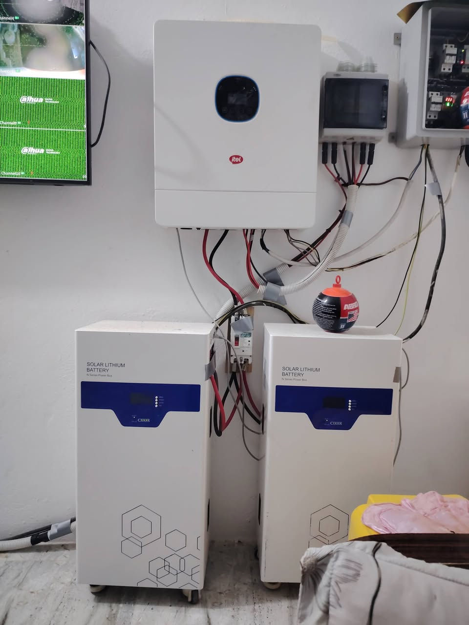 منظومة ٤٠ أمبير مستخدم سنه بطاريات عدد ٢ انفرتر الواح عدد ١٦ للبيع *********** ***********
