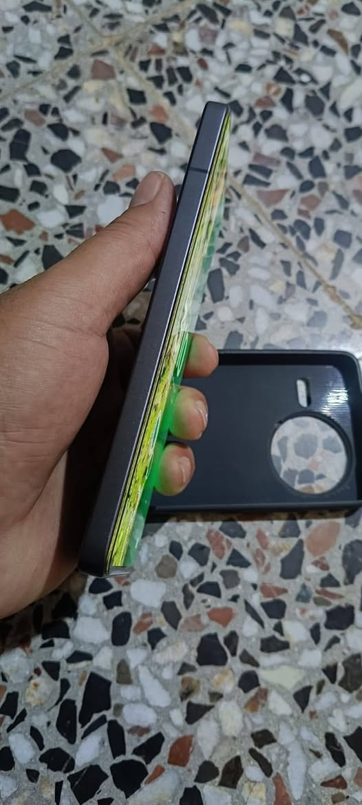السلام عليكم
للبيع او مراوس 
جهاز بوكو F7برو
جهاز غني عن التعريف 
ببجي 120فريم 
السعر 650 
هاتف ***********
