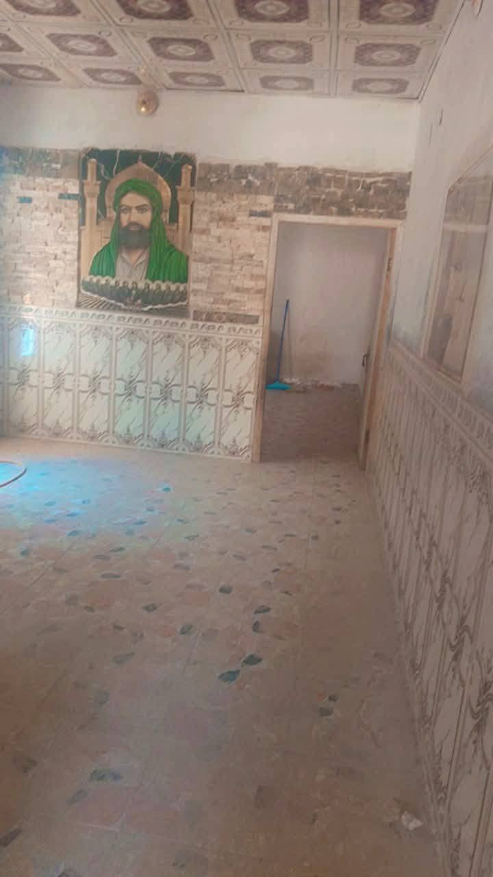 🏡 بيت للبيع – 100 متر 
💰 السعر: 14  مليون   فقط وقابل للتفاوض

المكان / النجف شارع الصب مقابل قرية الغدير عمود 276 وتنزل

📜 الطابو: زراعي – سند 25
🏗️ البناء: شغل جناي مرتب
🔨 مواصفات البيت:
▪️ صب كونكريت
▪️ بلوك 
▪️ كاشي وسيراميك
🛋️ يتكون من:
▪️  غرفة نوم
▪️ صالة
▪️ مطبخ
▪️ صحيات داخلية وخارجية
▪️ حديقة 🌿

🔥 السعر مناسب جدًا مقارنة بالمساحة والبناء!
🔴 البيع مستعجل

📞 للاستفسار للجادين فقط: ***********
📱 واتساب: ***********
