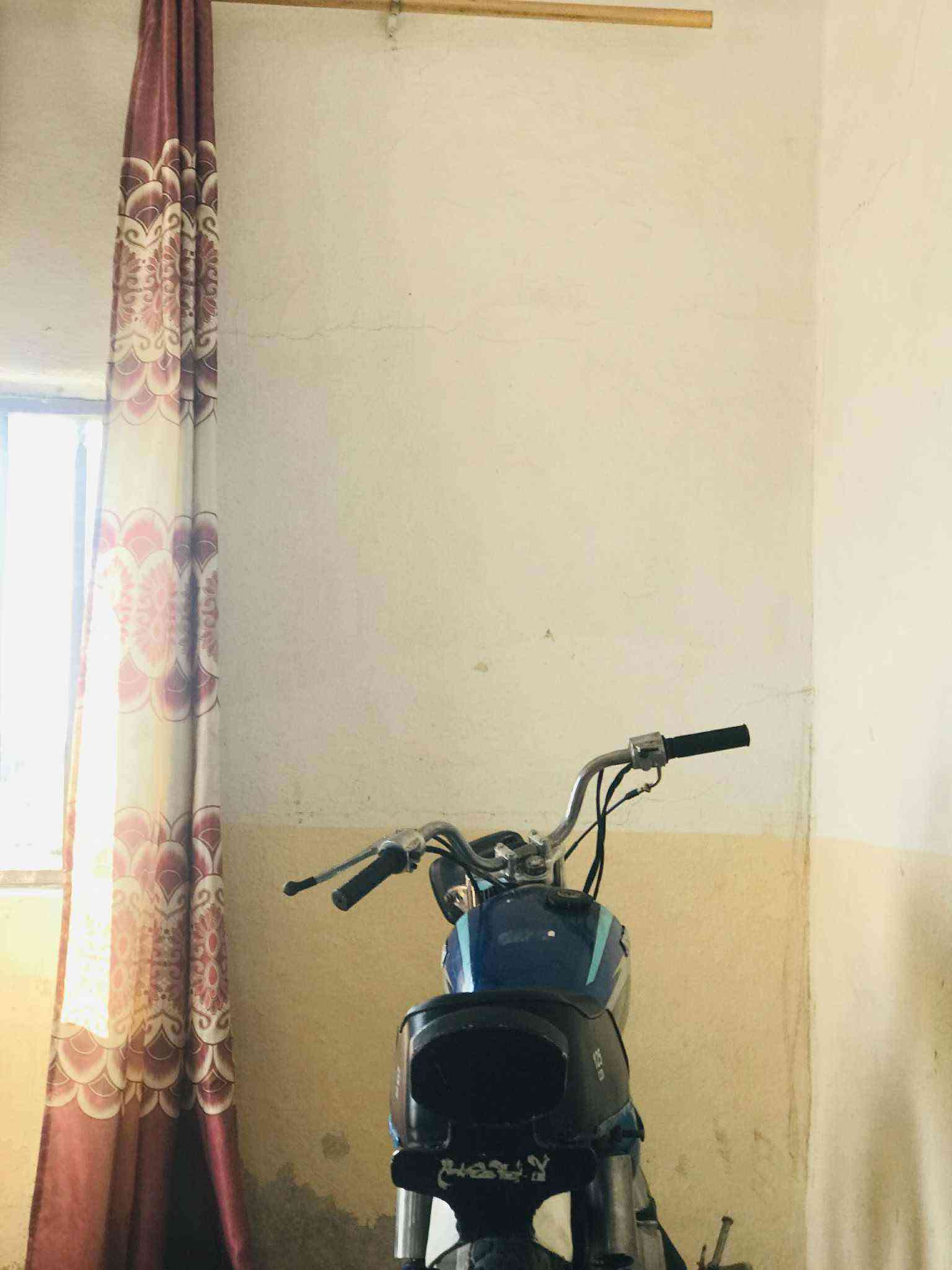 سلام عليكم دراجه نامه للبيع دراجه برغي ماعايزه كله جديد تايرات دبلات جدد كشن تانكي مدكر ماشه ضفيره باتري ولايت كله جديد الله شاهد تأخذها ربع ماتخسر عليها دراجه مضبطه وما متعوبه مكان سماوه قضاء الخضر سعر 450🔒 رقم اتصال *********** بيه واتساب و100 هلا
