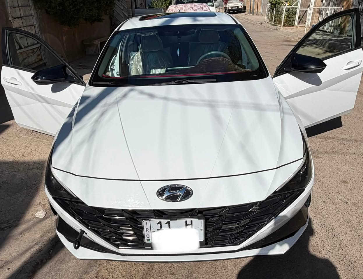 السلام عليكم النترا 2021 خليجي فول مواصفات رقم بغداد
المسافة المقطوعة : (56)الف km حقيقي

حجم المحرك: (2000) دوش 

اللون : ابيض 

الإضافات :  

شاشه دجيتل متصله بالكامل 

بصمة تشغيل 

بصمة ابواب  

تشغيل عن بعد

حساسات امامية وخلفيه

تحديد مسرب 

مدخلين شحن واوكس 

تبريد بيانو منفصل 

تشغيل عن بعد

دشبول لد بلادي الوان ​

إضاءة LED

ويل كب 

شاشة تحكم لمس

اندرويد اوتو

ابل كار بلاي

خرائط 

دخول ذكي

السياره مابيها اي نقص 
والسونار موجود 

$138 و بيها مجال بسيط 
مكان السياره بغداد الكرخ /الشعله
رقم الهاتف
موجود واتساب 
‭***********‬
