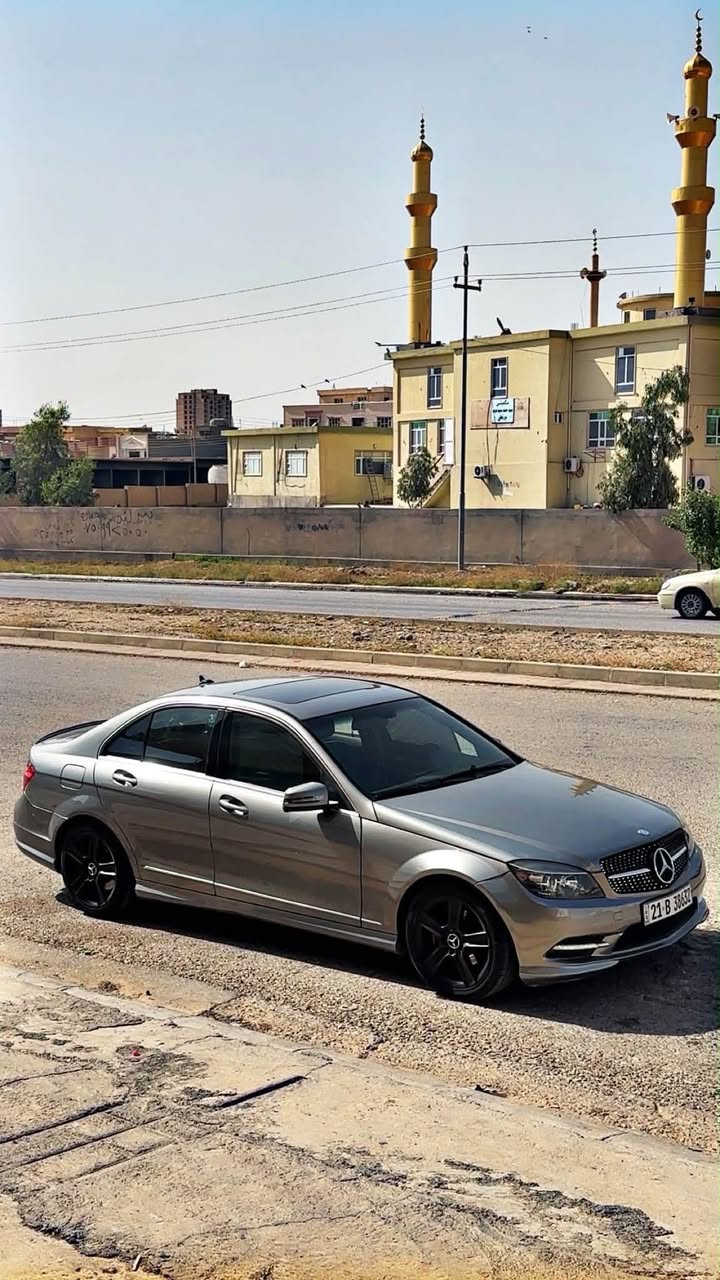 السلام عليكم مارسدس 2011 c300 للمراوس حزام صبغ للتحديث بدون حادث فول الفول محرك ٦ سلندر بدون توربو شعندك مراوس نزل مكاني اربيل

نص مكتوب في الصور:
- 3:38 LTE 54 Edit