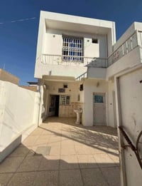 #دار_للبيع– موقع مميز في حي الجزائر 📍 شارع الضغط – ثالث بيت عن شارع ال...