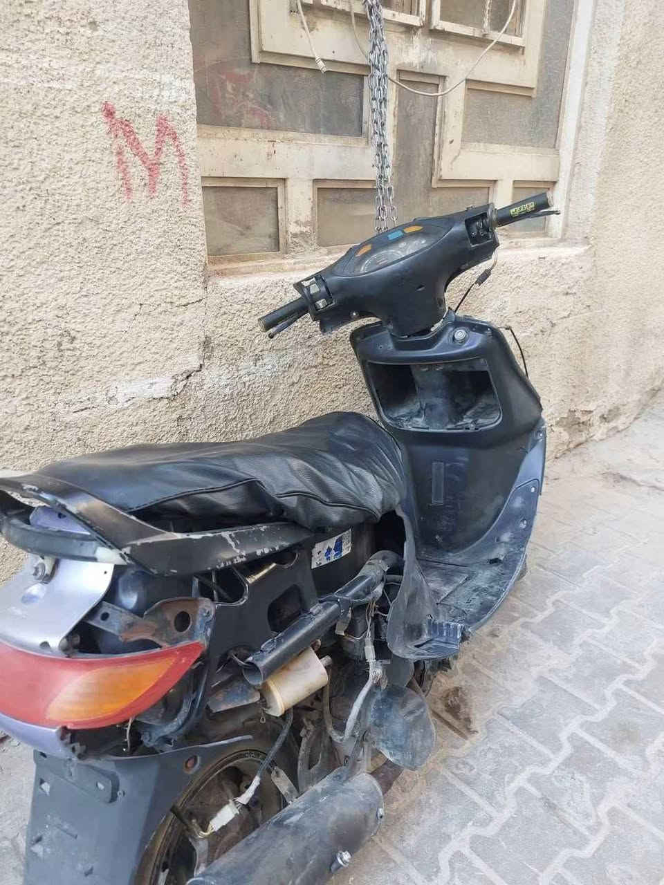 الدراجه مفتوحه ومجفته تجفيت كامل او اصلي 
الدراجه ب 200او بيهه مجال قليل للاستفسار الرقم 
*********** النجف, العراق
