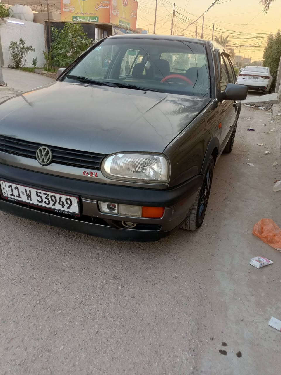 السلام عليكم كولف نفخ موديل 92 رقم بغداد دولي هزه جديده وسنويه جديده تحويل ثاني يوم محرك 2000 كير اوتو جدد كهربائيات كلهه شغاله تبريد ثلج صدر امامي وخلفي جديد تخم تاير جديد ويل كب منضومه زنون سياره جديده داخلهه جديد سنتر لوك بلادي مصبوغة جماليه بدون حادث سياره كلشي بيهه شغال وبلادي سعر 38 وبيهه مجال مكاني بغداد الزعفرانيه رقمي ***********
