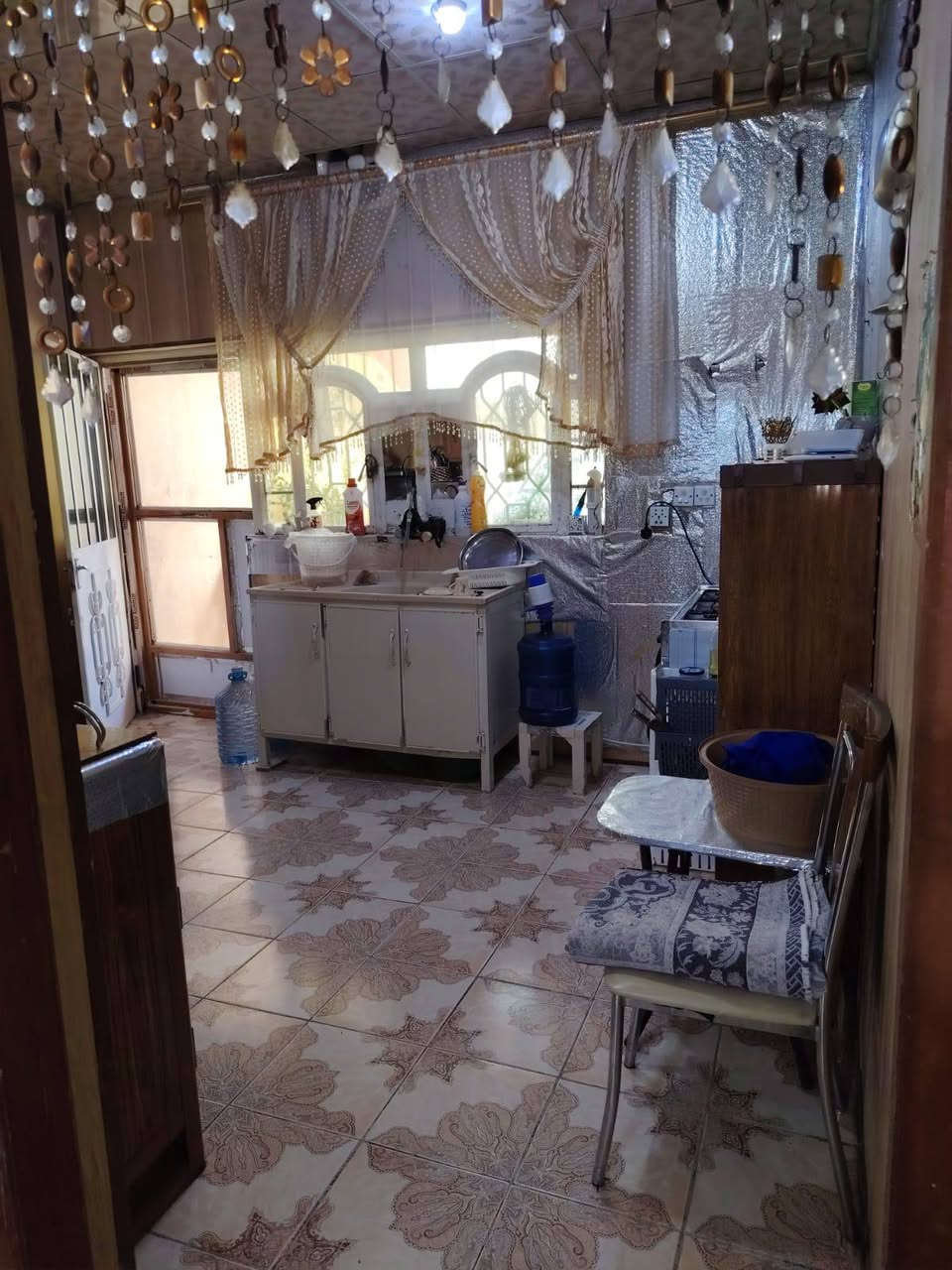 💒 بيت طابقين للبيع طابو صرف في خانقين حي دولار على الشارع الرئيسي 🏠 المساحه 189 متر 9*21 🏘️ يحتوي الطابق الاول على
🟨 1 غرفة نوم واستقبال وصاله ومطبخ ومجمع صحيات وكراج سياره وحديقة 
🟨والطابق الثاني 2 غرفة نوم ومجمع صحيات وبيتونه 
💥علما فول سيراميك وسقوف ثانوي البيت موقع مميز وراقي على الشارع العام 
🟨 السعر 100 مليون وبي مجال 
🟨 للمراجعة مكتب سمير للعقار توله فروش للأستفسار عل الخاص/***********
💒 بيت طابقين للبيع طابو صرف في خانقين حي دولار على الشارع الرئيسي 🏠 المساحه 189 متر 9*21 🏘️ يحتوي الطابق الاول على
