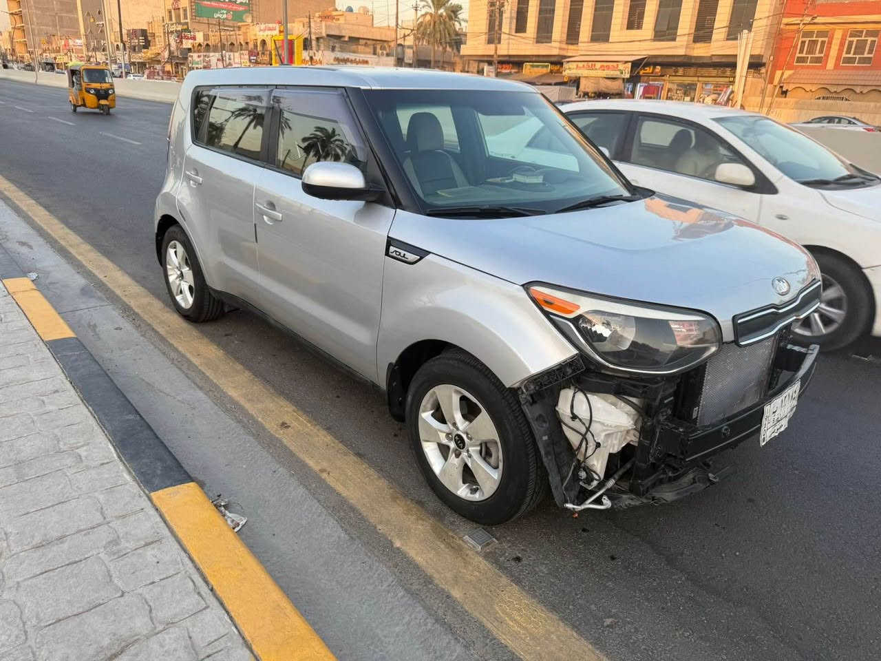 كيا صول موديل 2018 وارد امريكي رقم بابل شرط التحويل حادث امريكا بنيد و جاملغ وحاليا بيها فقط الدعامية مكينة 1600 السيارة جاهزة كير مكينة كفالة
سعرها 90 وبيها مجال قليل
مكان السيارة بغداد البلديات
الاتصال *********** بغداد, العراق
