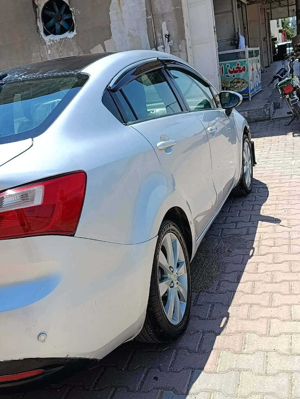 سلام عليكم ريو للبيع موديل 13سعر 75بي مجال رقم ديالى بسمي بشرت تحويل سياره كول نقص مابي حزام صبخ جماليه  اسبيكر بانزين بيهه العنوان خانقين رقم تليفون ***********
