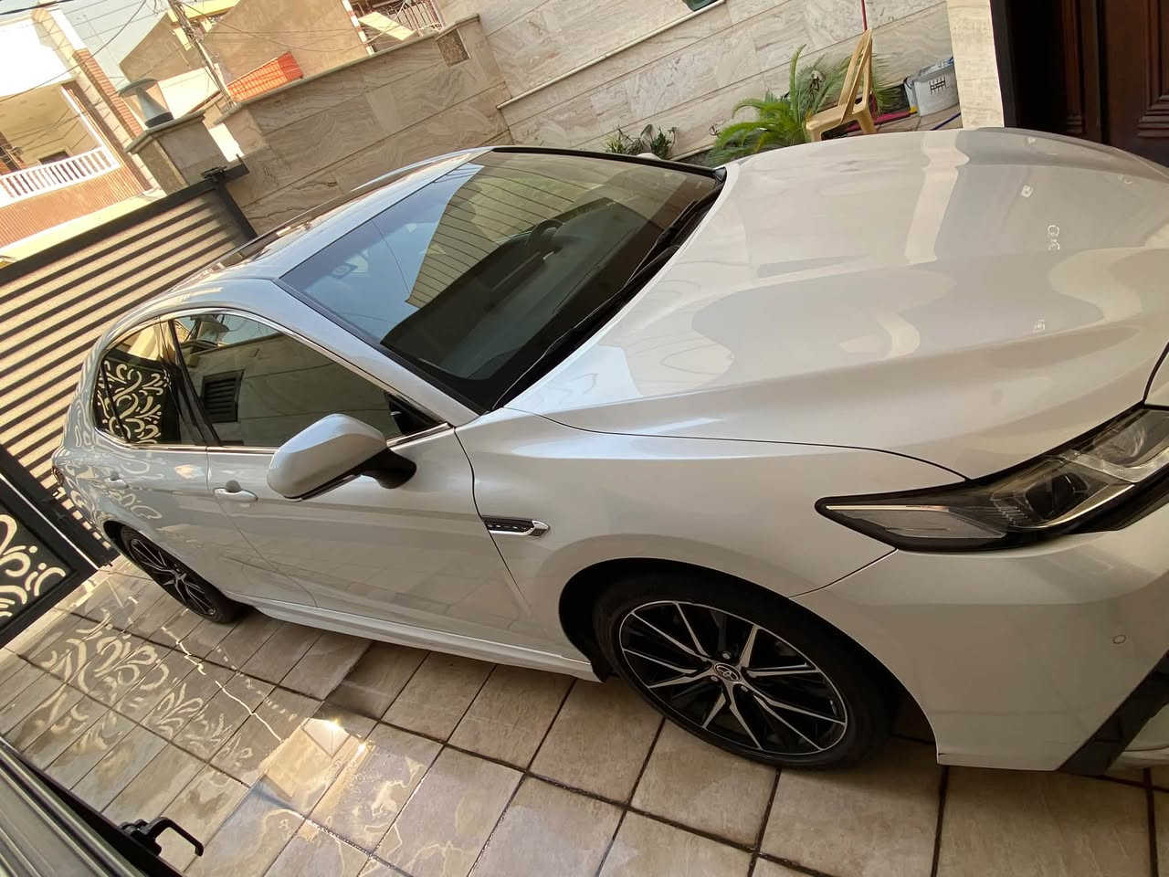 السلام عليكم 
كامري خليجية ساز 2022 se رقم بغداد بانزين 
مواصفات ال se معروفه 
شاشة - انارة ترحيبية  
فتحة سقف 
كامره وحساس امامي خلفي 
بردة خلفية 
سماعات jbl 
هاندبريك بصمه  كشنات جلد شفتات بلستيرن وبعد بيها هواي مواصفات
السعر 230 للاستفسار 
***********
