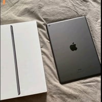 ايباد 9 ايفون ذاكره 256 ملحقات كفر وكارتونه + شاحنة الاصليه مالته سعره...