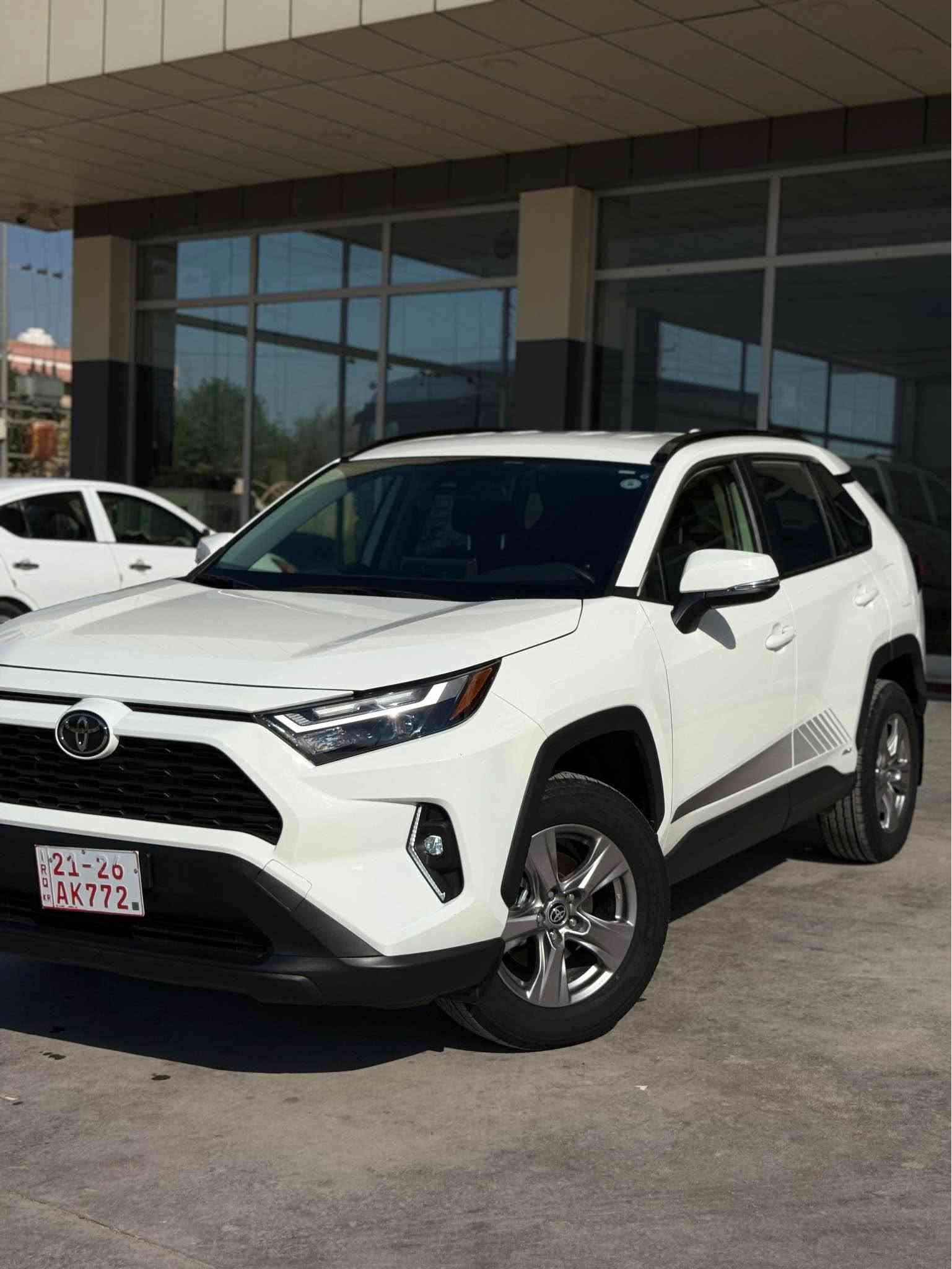 تويوتا رافور ٢٠٢٥ هايبريد 
مواصفات LE امريكي ، ماشيه 6الف مايل
دبل اكسل AWD  ، تبريد خلفي ، مكينه 2.5 ، كاميره خلفي ، حساس ، رادار ، لايت زينو ، بلاجكتور ، ABS , تحديد سرعه گيج إلكتروني ، گير و محرك شرط ، سياره نظيف جدا  سياره بجم كبس والضرر واضح في سونر ، سياره سويتلها فحص و هزه 100% سياره جاهز للرقم و مجالها للرقم شهرين ، لأي استفسار اتصل *********** دهوك, العراق

نص مكتوب في الصور:
- BIDCARS