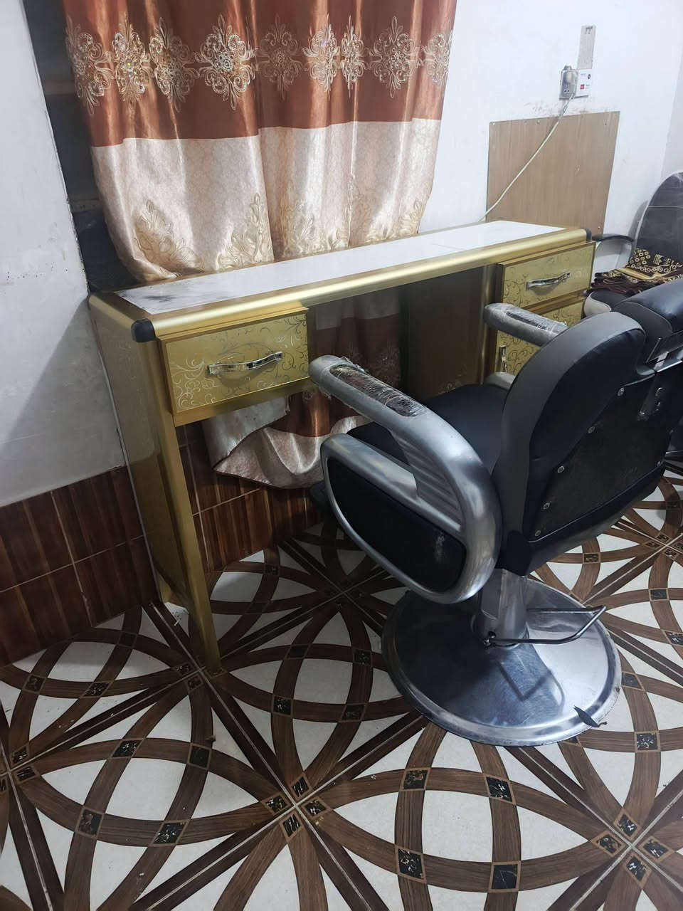 كرسي 💺 حلاقة عدد 7 او 9  كلش انضاف شغال  اخو الجديد مع ميز او مرايه
شبح 👻 اكبر حجي بل شبح 👻
الانبار القائم الكرابله 
السعر 
ع خاص 
او وتساب 
او ع رقم 📱
رجانه 
***********
