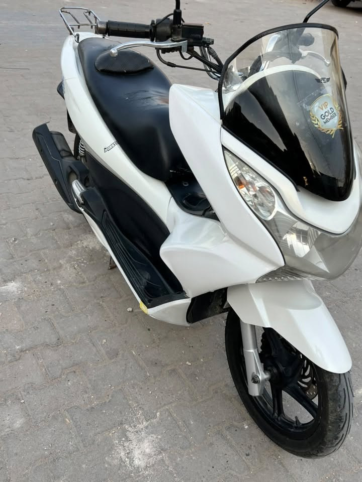 السلام عليكم bcx جيل اول ياباني مال رنبه
محرك 150 حرف A  بيهه تدفهه بل يدات 

مكينه برغي ممفتوح بيها شلعه معدل خير من الله 

تخم تاير البلادي مالها  كل نقص مابيها  

السعر. مليون و 500

   مدينه الصدر  ***********

