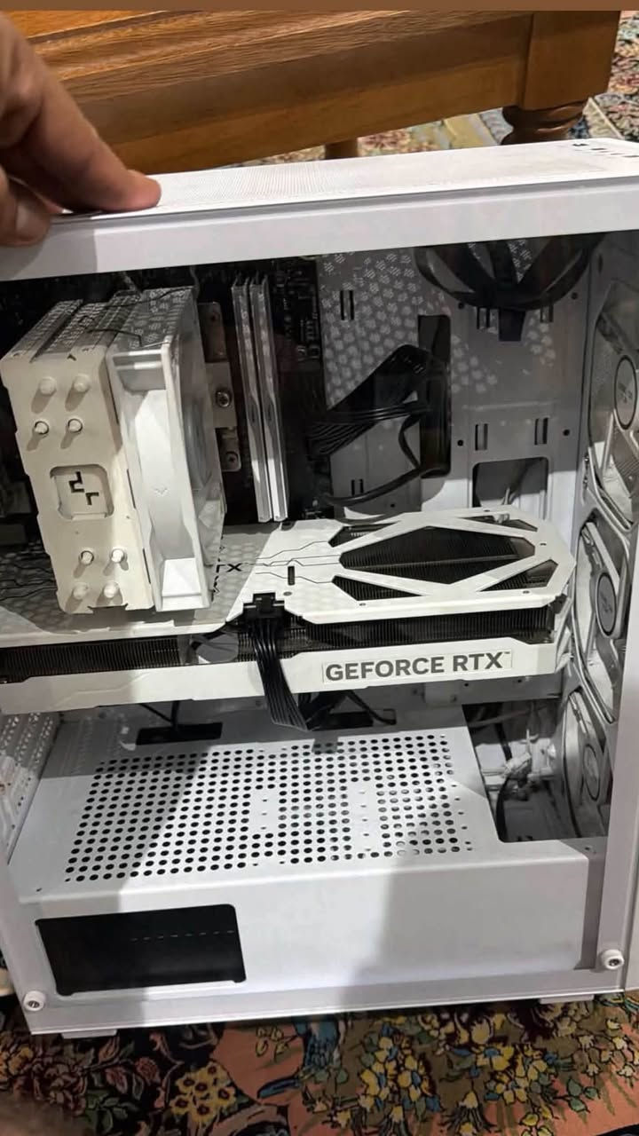 واتساب *********** 
مكاني بغداد 
سعر 1،750،000

Msi pro b760 m-e ddr5 
Ddr5 6000 16x2 
4070 عادي 
بورد سبلاي   750 
هارد m.2 1 تيرا 
4 فان 
كيس ابيض وكل لقطع بيض ما عدى لبورد
مبرد هوائي
I5 14 معالج

