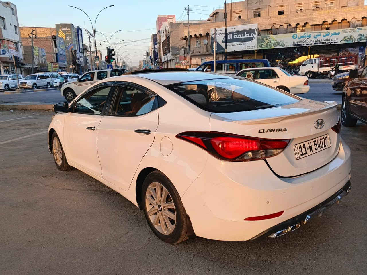 التترا 2015 خليجية مكينة 2000 دوش سياره جديده وجاهزة من كلشي مكينه وكير وحدادية وتبريد وتخم تاير كله جديده جديدة بمعنى الكلمة السعر 93 السيارة كفالة عامة ما عدا صبغ بجاملغ الخلفي فقط فول مواصفات واحد على واحد فتحة سقف تبريد خلفي أمامي داخل صاج شاشة كبيرة كامرة مكان السيارة حلة رقم الهاتف ***********
