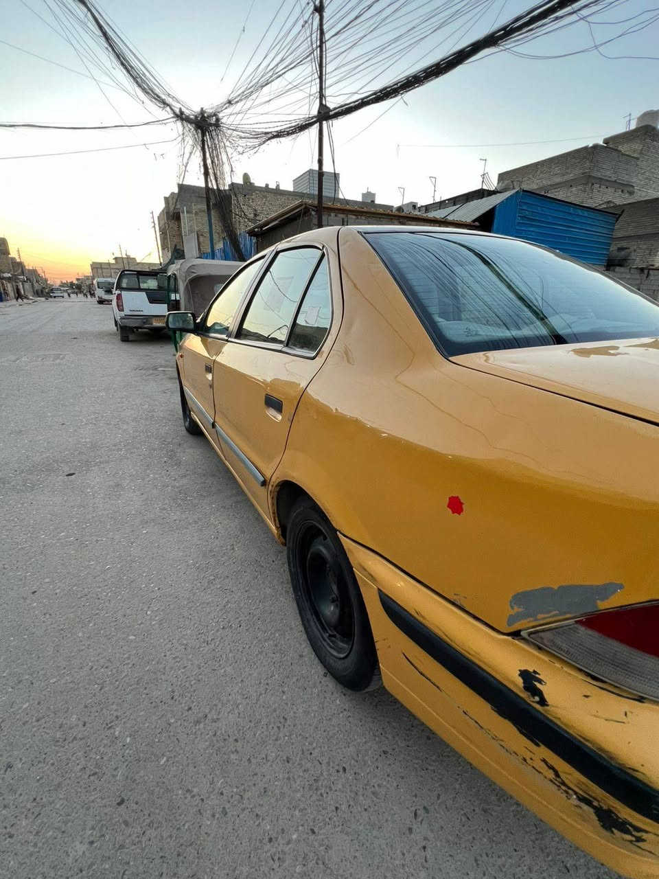 السلام عليكم سمند البيع موديل 11ناطقه سياره يرادلها شويا ترتيب صدر امامي تعبان مكينه قبل فتره مجفتها كير خير من الله كلج قبل 3 ايام بدلتهن عينه وصينيه بوربرين  المرقمها بغداد الماني باسمي تحويل ثاني يوم عليها هيه 300الف السعر 23 وبيها مجال قليل المكان بغداد الشعب رقم ***********
