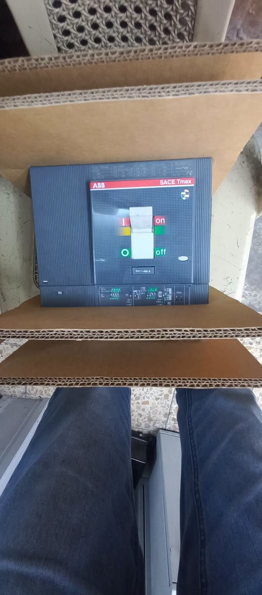 كونتكتر ABB • ٦٠٠ أمبير • كويل عاطل