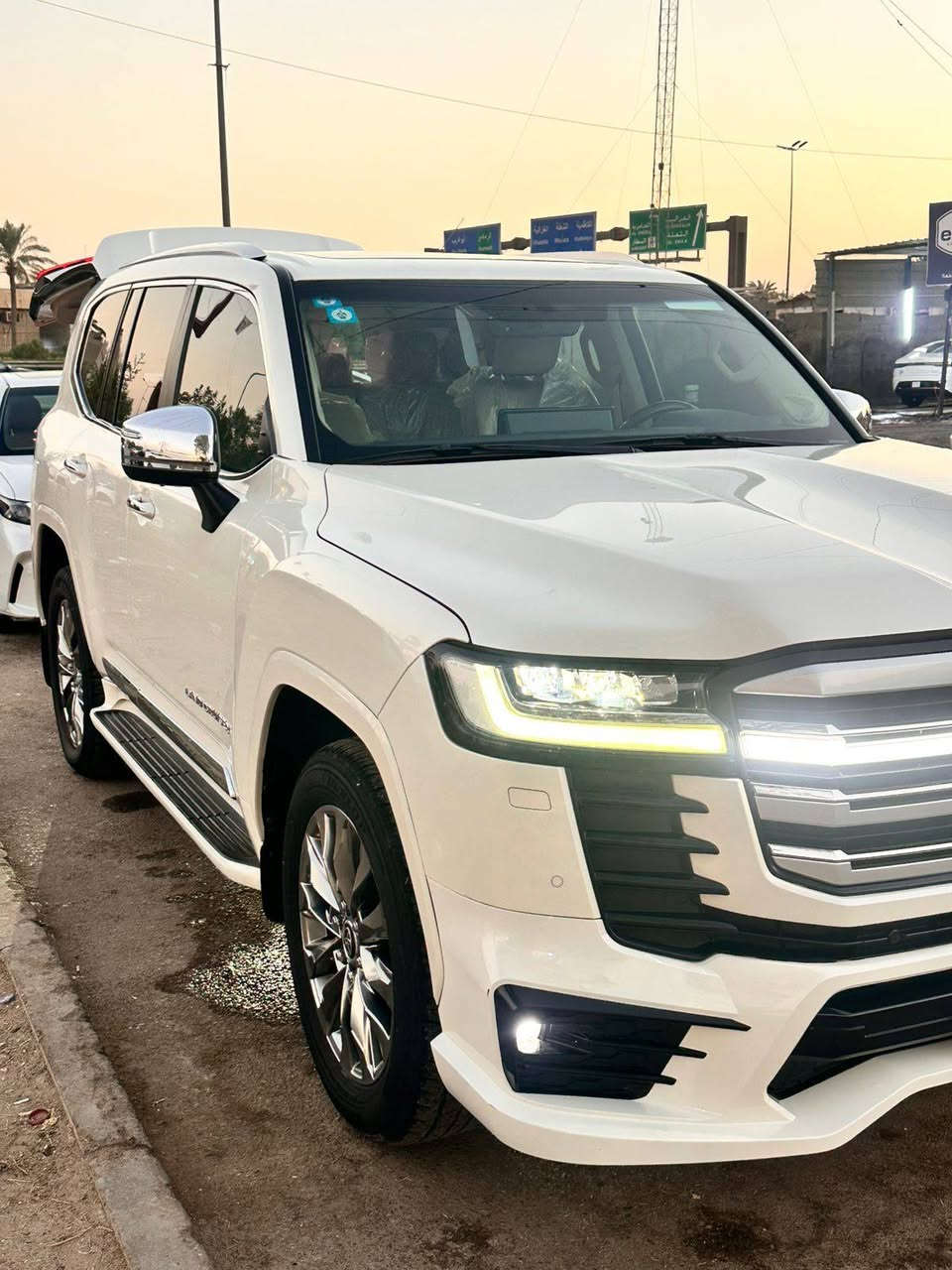 السيارة بحالة الوكالة ونظافة عالية جداً 👌

▪️ موديل 2023
▪️ فول لمتدد
▪️ رقم بغداد باسمي

▪️ محرك V6
▪️ دفع رباعي 4×4
▪️ رادار + أنظمة أمان Toyota Safety Sense
▪️ كاميرات محيطية + حساسات
▪️ كشنات جلد كهرباء
▪️ تبريد وتدفئة للكشنات
▪️ كشنات خلفية كهرباء + تدفئة
▪️ ذاكرة للكشنات
▪️ 7 راكب
▪️ شاشة كبيرة 12.3
▪️ نظام صوت JBL
▪️ Apple CarPlay + Android Auto
▪️ Head-Up Display
▪️ شاحن لاسلكي
▪️ ثلاجة
▪️ تشغيل بصمة + تشغيل عن بُعد
▪️ إضاءة LED

السيارة مكفولة كفالة عامة

✅ السيارة بحالة الوكالة
✅ استخدام شخصي

💰 السعر: 68000$

📍 مكان السيارة: بغداد
📞 ***********
