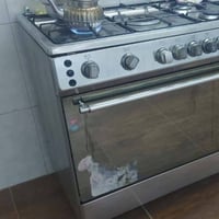 طباخ • نضيف • فرن شغال