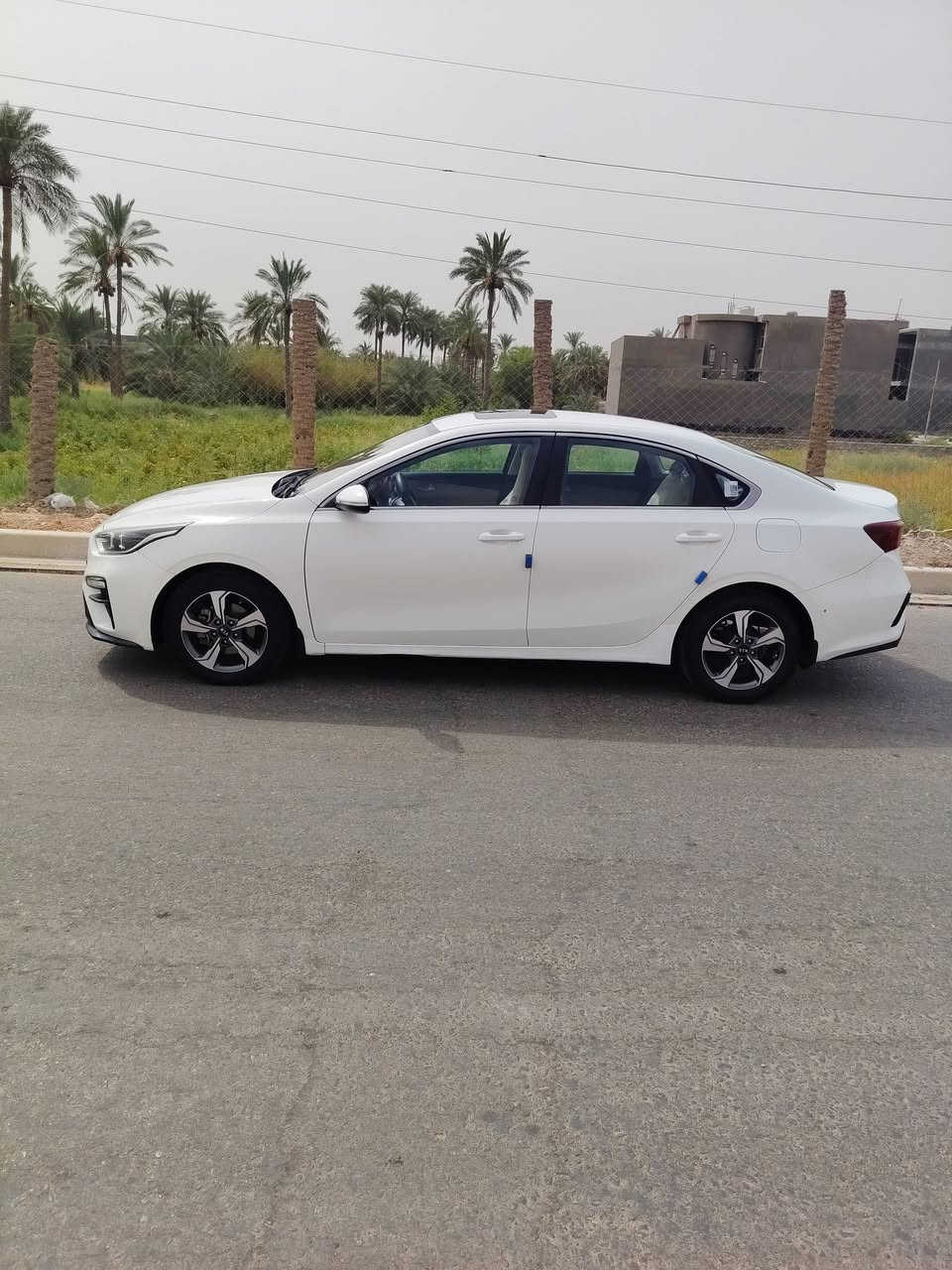 السلام عليكم سيراتو موديل 20 رقم بغداد باسمي فول مو هذا البصمه بها جامله وبنيت اصليات سياره مال جناي تخم تاير تبريد حداديه خير من الله***********
