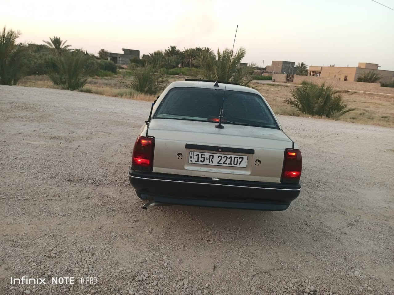 السلام عليكم من رخصة الادمن اوبل اوميكه موديل 88 سنويه 30 رقم انبار انكليزي تحويل مباشر سياره جاهزا محرك 2000 كير عادي كفاله على فحص والباقي شوف العين السعر 30 وبيه مجال الاستفسار اكثر على الرقم *********** مكان السياره القائم
