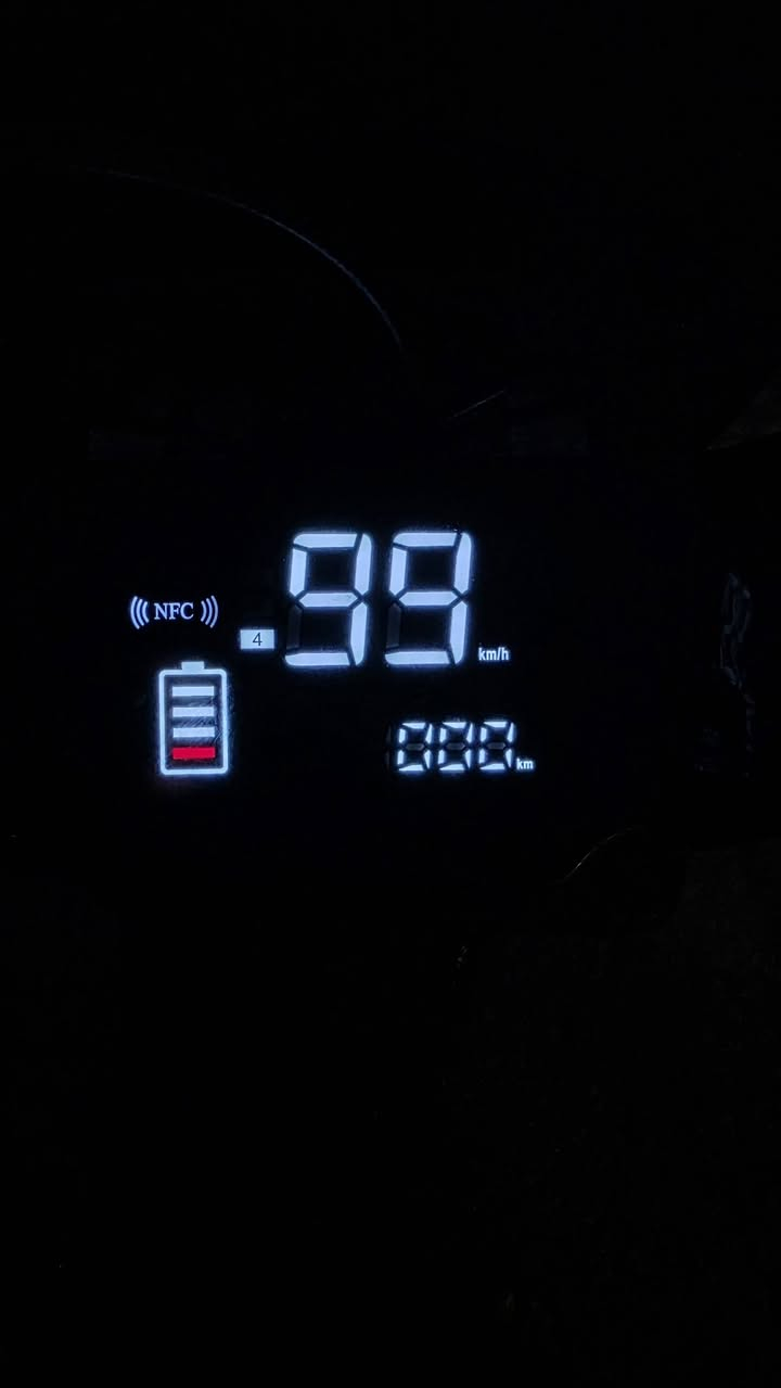 السلام عليكم
دراجة شحن للبيع ⚡️⚡️
ماطور 1800W💪💪✈️
5 باتري 🔥
موديل 2025⭐️
 تشغيل عن بعد 
اسويجين 
اضائة سكن و عالي 
ماشي قليل 
السعر 280 الف 
رقم التلفون 
***********
