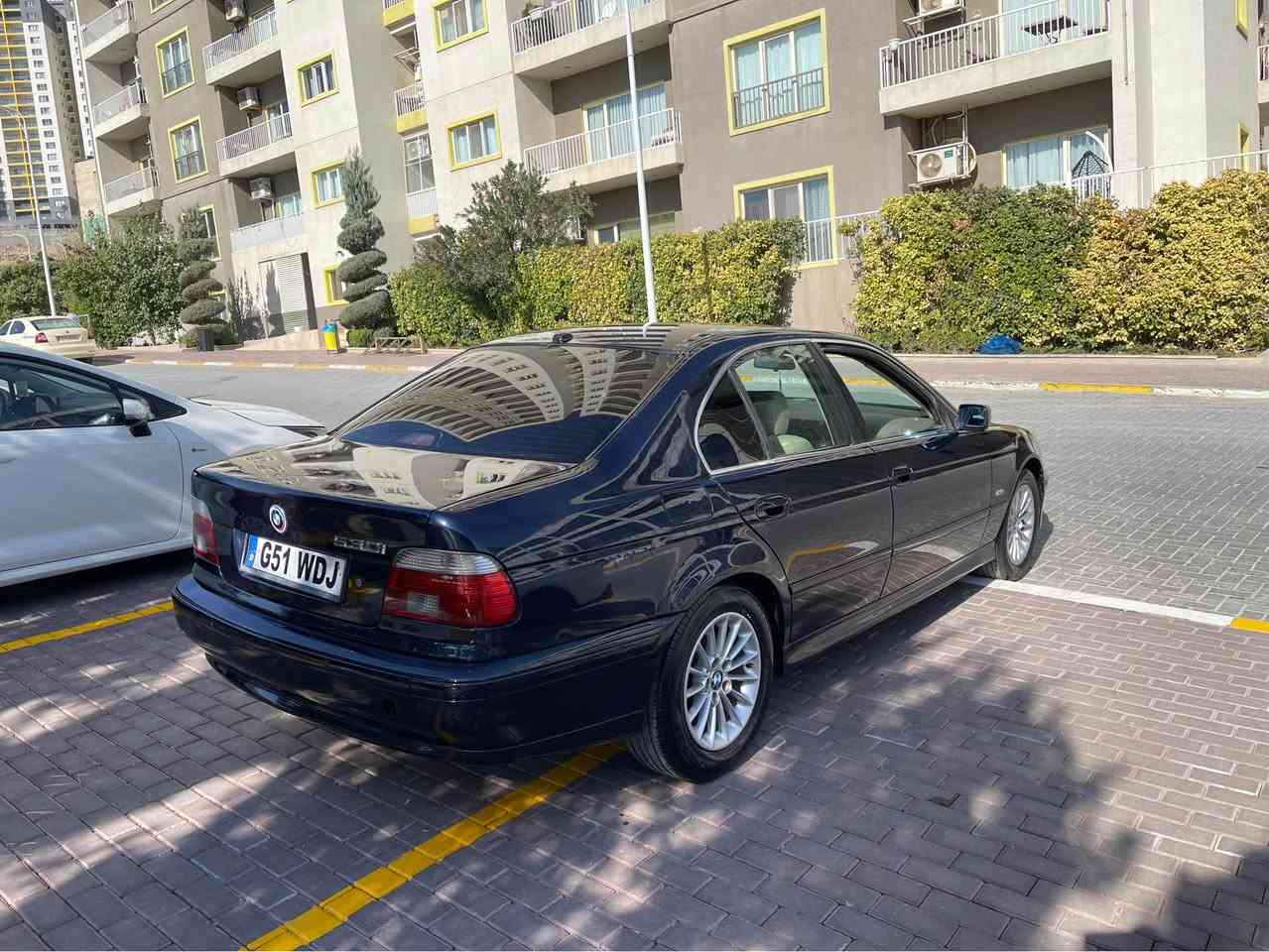 bmw 2001 
سه قه ر ساخ  ٣٧$
محه وه ره. وه ك بيلاد جاكراوه
ده كو ليدراو  سه قفو حيزام به شه رت
مه كينه 530iده بل ديجيتال
به ك لايت led لايت زينون
كير اتو ماتيك جوار جام كاره با اوتو
ته بريدو كه رميو ته قه وره قه به شه رت
گيرومه كينه به شه رت *********** السليمانية, العراق
