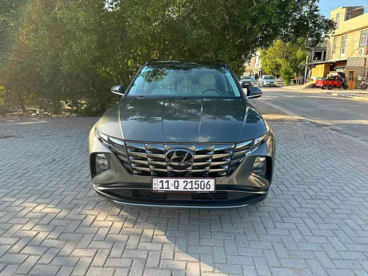 HYUNDAI TUCSON HYBRID PLUG-lN 2024
 
📍السيارة موجودة في بغداد للتواصل *********** 

هيونداي توسان هايبرد + بلكن 2024
المسافة المقطوعه 29000km
اللون . فيراني    
محرك. 1600ccهايبرد 
الموديل 2024
مرقم بغداد 

                  ======= الاضافات👇👇 ======

فتحه بانوراما  
شاشة كبيره نفكيشن 
بصمة .
رادار امامي
 مانع تصادم
تحديد مسرب .
نقطة عمياء .
كاميرا خلفيه
كاميرا عداد 5 
كاميرا 360
كراسي جلد .
كراسي كهرباء عداد 2
طارة مدفية .
كراسي مدفية + مبرد 
مثبت سرعة
تحكم ستيرنج
نظام قيادة ذاتية 
تشغيل عن بعد سياره 
شاحن وايرلس
هاند بريك كهربائي
حساسات خلفيه + اماميه 
دفع رباعي 4X4 
باب خلفي كهرباء 
اضويه اماميه زنون LED
كشافات ضبابي LED 
اضويه خلفيه LED
نظام GPS+ خرائط 
3 انظمة قياده Sport /ECO / Normal
كندشن مركزي امامي + خلفي 
تحريك السياره عن طريق بصمه 
بلوتوث 
مدخل AUX + USB

🚗🚗حادث السيارة كما موضح في الصور 🚗🚗
بيها بارد بصيط بل جنطه 
السعر / 19500
