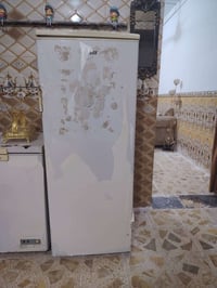 ثلاجه • نظيفه • للبيع