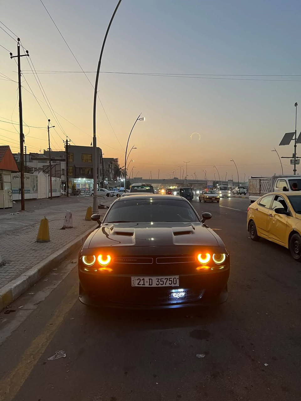 جالنجر 2019 sxt
مواصفات ال sxt المعروفه 
🧨مقعد كهرباء
🧨تحكمات ستيرن 
🧨عداد دجتال 
🧨كامره خلفيه 
🧨قفل سرعه 
🧨شاشه صغيره 
🧨مري كهرباء
🧨لون السياره نيلي وليس اسود 
السياره بدون ايرباك او شاصي بجم السياره كبس بلادي وحادث السياره مرفق بالمنشور 
للاستفسار الاتصال على الرقم 
***********
