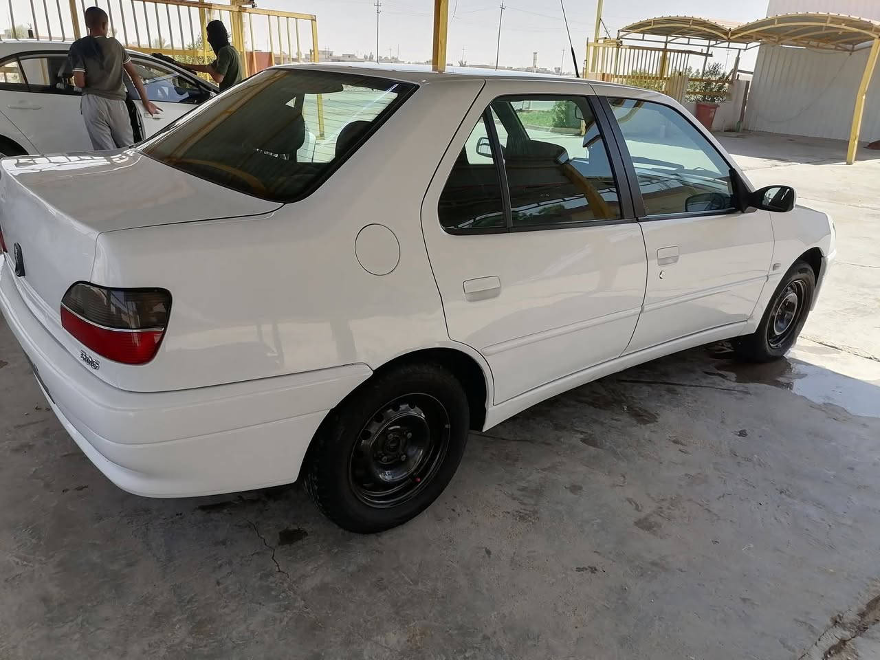السلام عليكم بيجو فرنسي2002 رقم بغداد  انكليزي باسمي سياره جاهزه من كلشي تبريد تدفئه كير مكينه مكفولات كير عادي السياره
السعر 60 وبيه مجال 
 مكاني صلاح الدين تكريت العلم الخالص رقمي *********** اتصل وادلل
