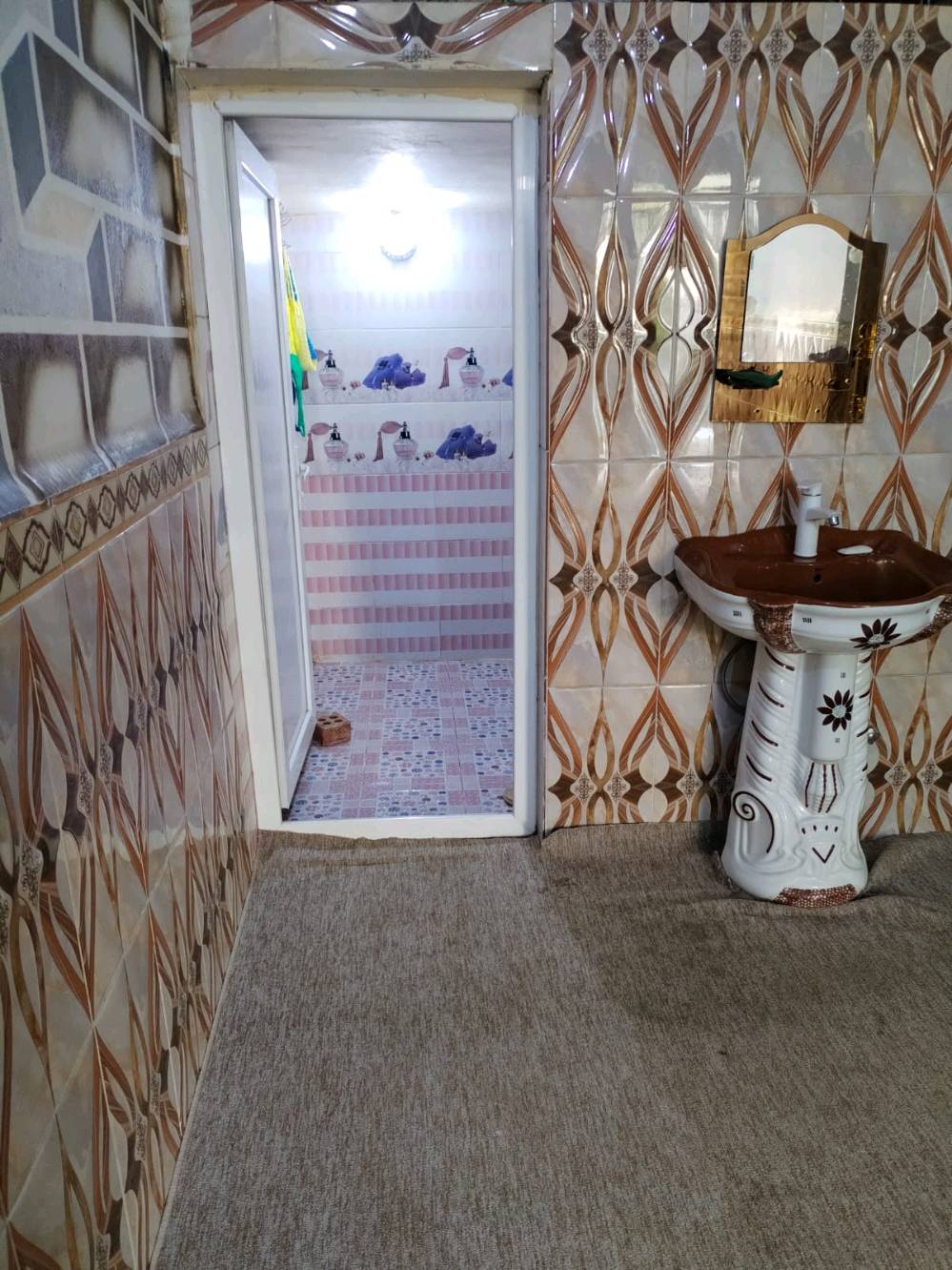 بيت للبيع مساحة 210m باب الدرب قريب من مدرسة المساعي المنطقة خدمات كاملة تبليط ماء مجاري ***********